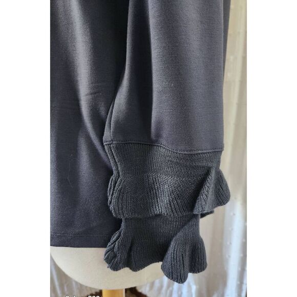 Avec sweatshirt/ sweater with ruffled sleeves and hem - Picture 4 of 9